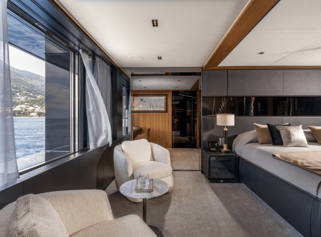 Master bedroom  Riva 54Metri 