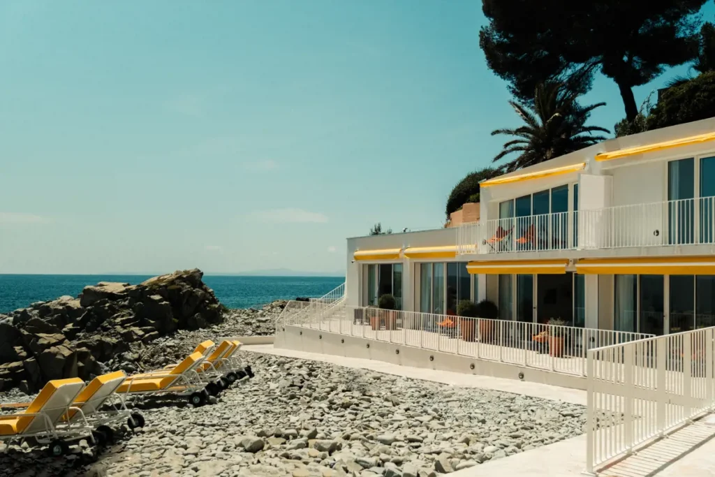 plus beaux resorts en bord de mer : Les Roches Rouges