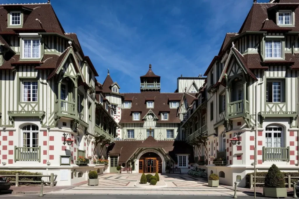 Plus beaux resorts en bord de mer : Hôtel Barrière Le Normandy