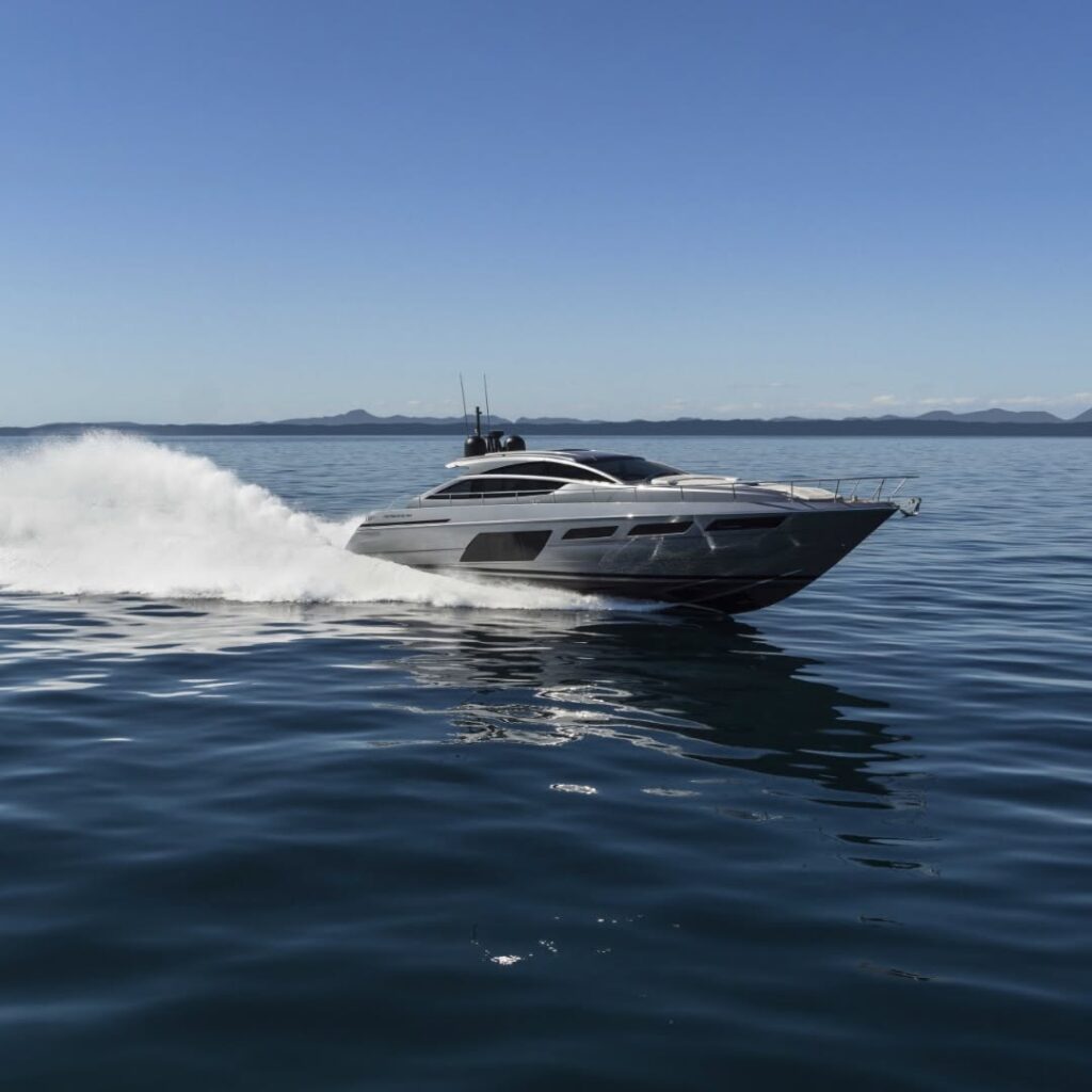 yachts pilotes Formule 1 : Georges Russell et le Pershing 6X