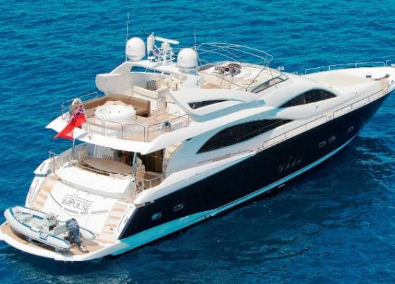 yachts pilotes Formule 1 : Lewis Hamilton et le Sunseeker 90
