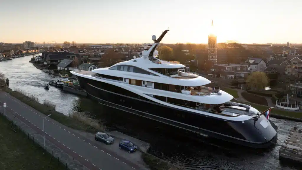yachts pilotes Formule 1 : Le Feadship de 80 mètres baptisé Faith appartenant à la famille Stroll