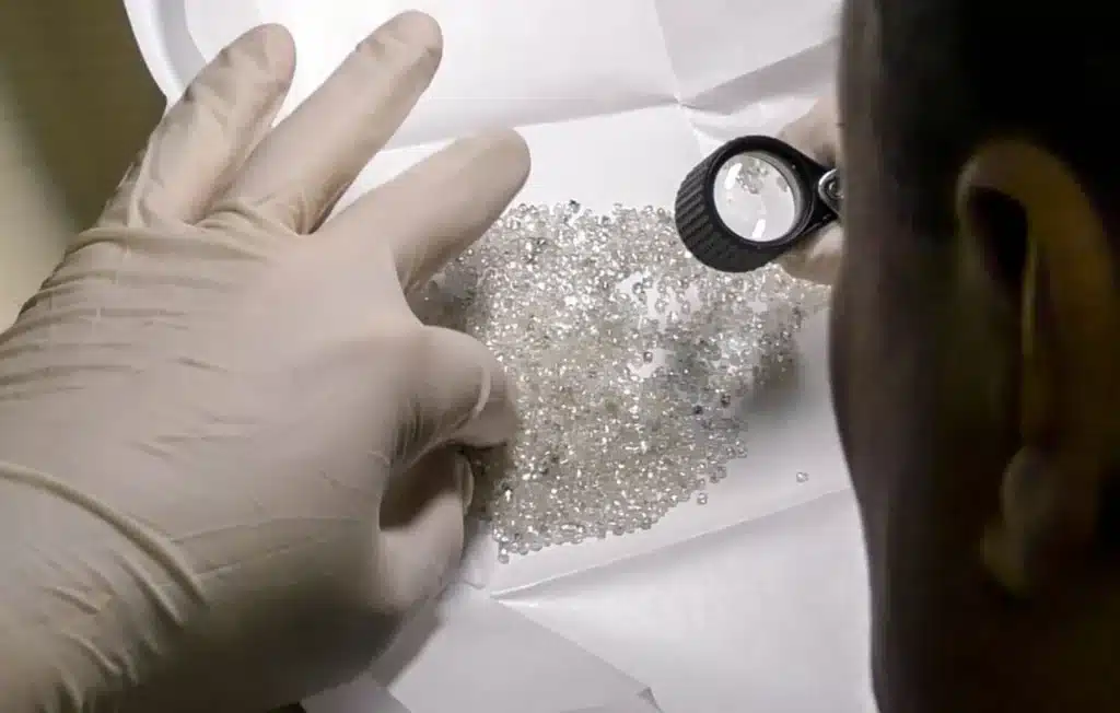 Russie interdit diamants laboratoire