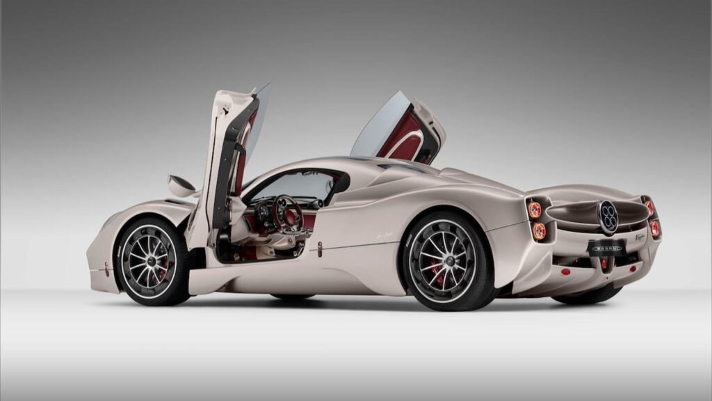 Ouverture Papillon de la Pagani Utopia