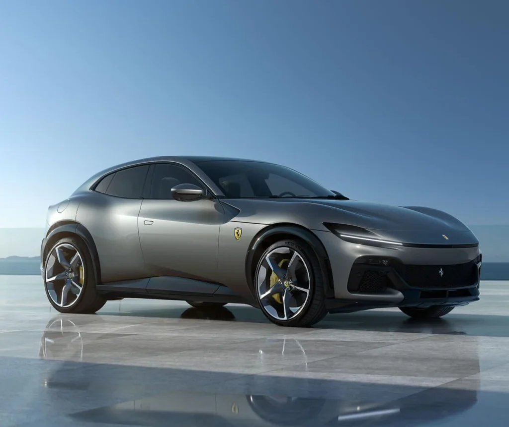 Voitures de Luxe les Plus Convoit&eacute;es au Monde : Ferrari Purosangue