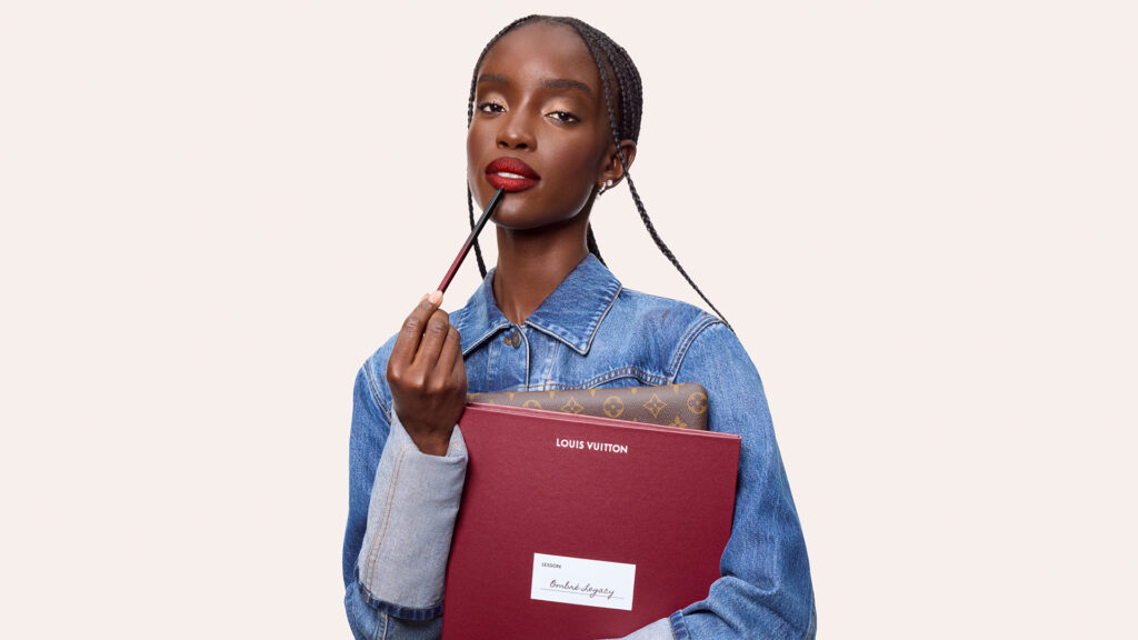 Trois signatures à reproduire chez soi avec le crayon signé Louis Vuitton.
