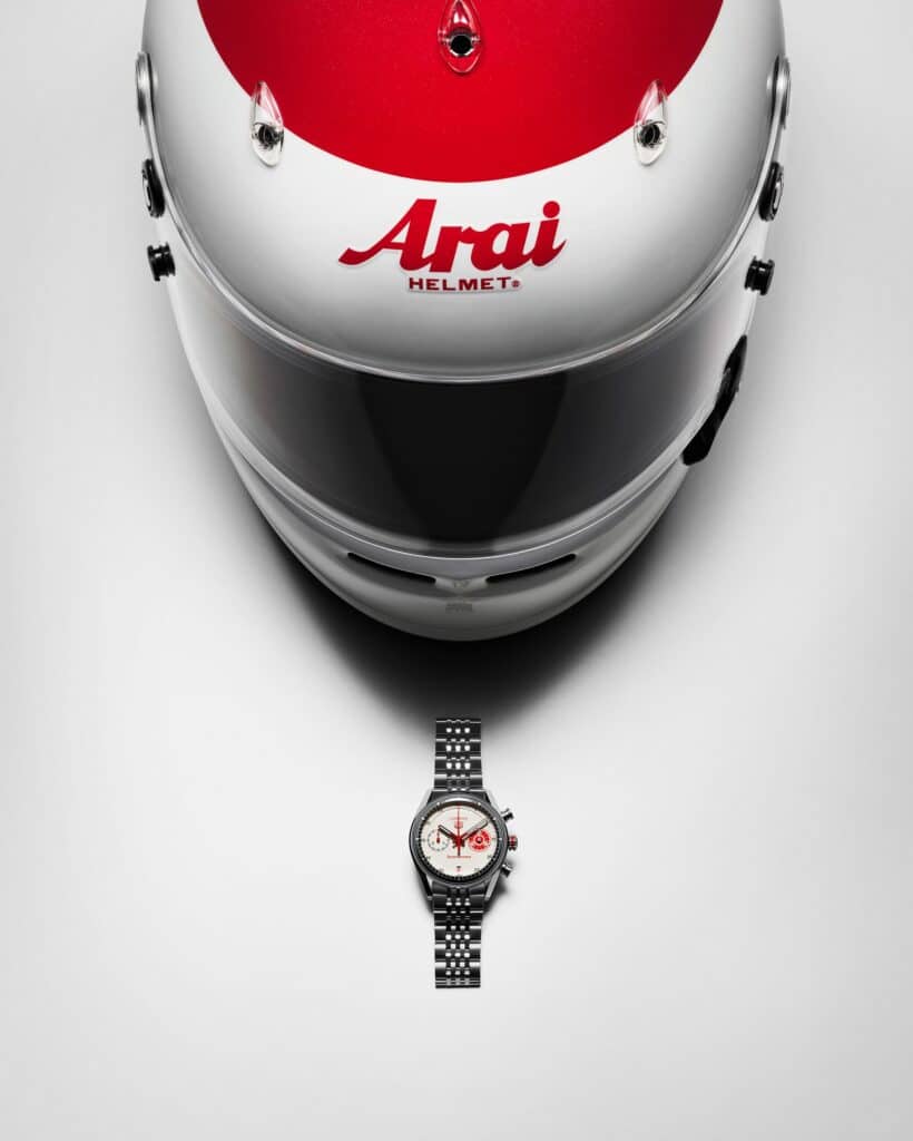 TAG Heuer Carrera Team Ikuzawa et casque arai