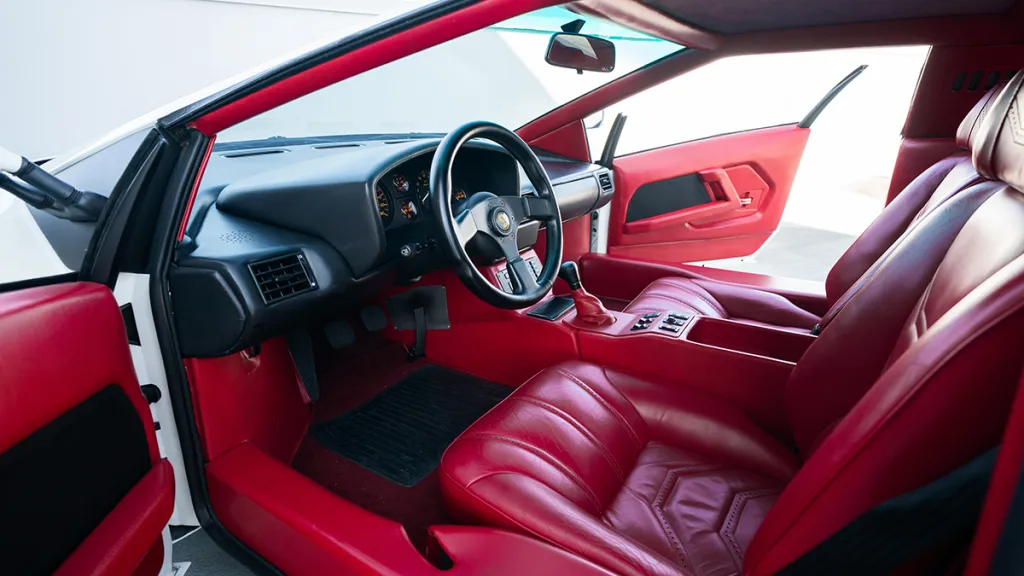 Intérieur Cizeta Moroder V16T