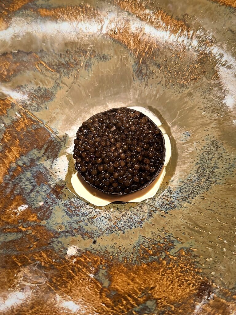 Accents Table Bourse : le caviar et lait fermenté
