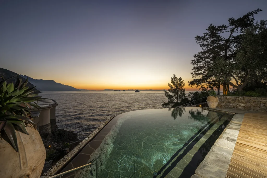 Vue piscine Île privée Côte Amalfitaine