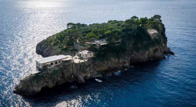 Découverte d’une Île Privée sur la Côte Amalfitaine à 333 000 € la Semaine