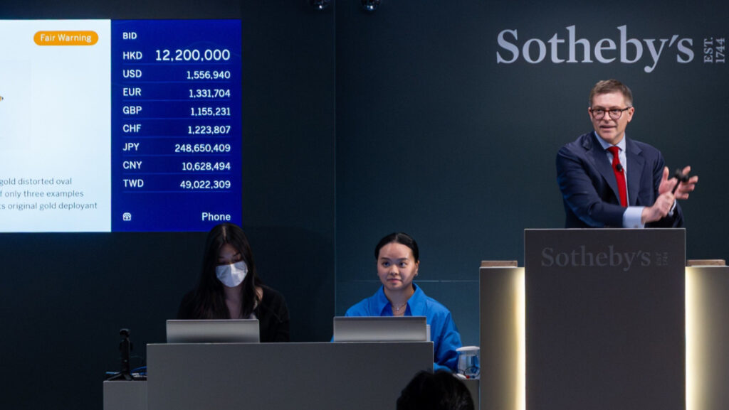 montres à plus d'un million de dollars : Record de vente chez Sotheby’s Hong Kong qui a réuni plus de 2 000 enchérisseurs pour un total d'environ 53 millions de dollars et six records du monde.