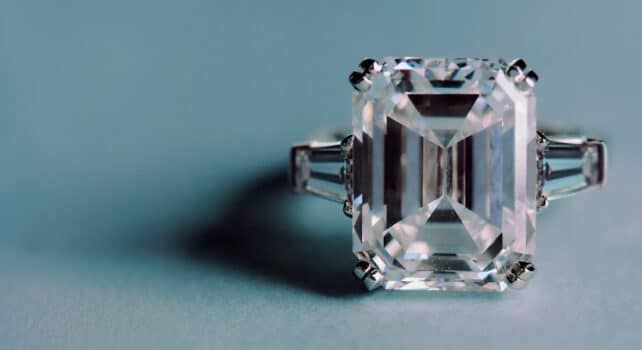 Doyle New York : Un diamant de 12,46 carats mène la vente Important Jewelry