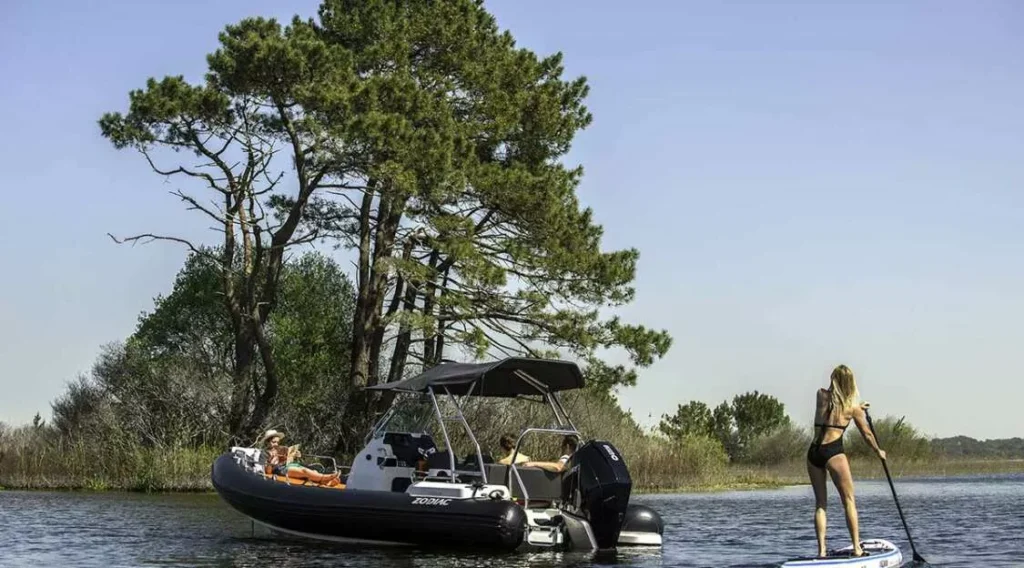 10 yachts de luxe à moins de 100 000 € : Zodiac Medline 6.8, le best-seller de la gamme