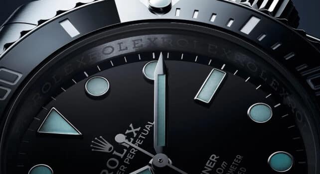 Une contrefaçon à 500 dollars passe entre les mains des horlogers de la boutique Rolex de Bond Street