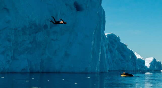 Panerai et Côme Girardot : Une Luminor Marina saute d’un iceberg au Groenland