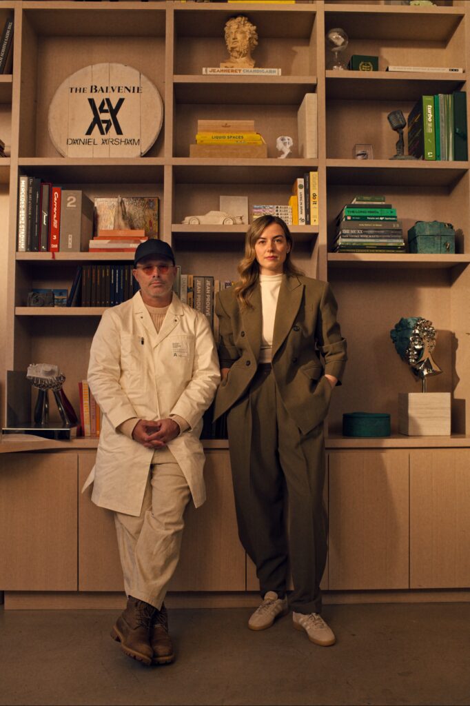 Kelsey McKechnie et Daniel Arsham
