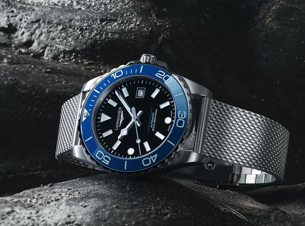 montres de luxe à moins de 1000 euros : Longines HydroConquest d'occasion