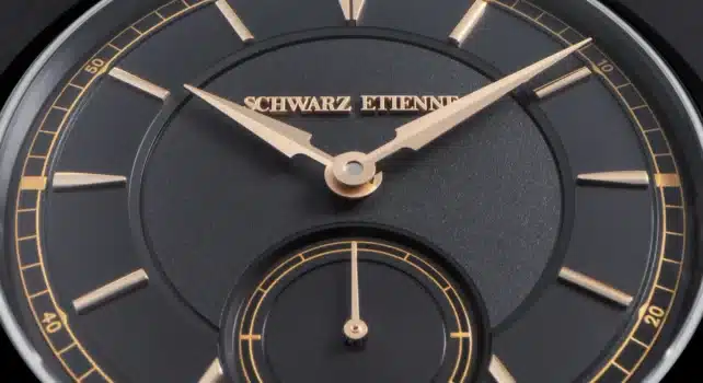 Schwarz Etienne 1902 Petite Seconde Heure Dorée : Le titane passe au noir