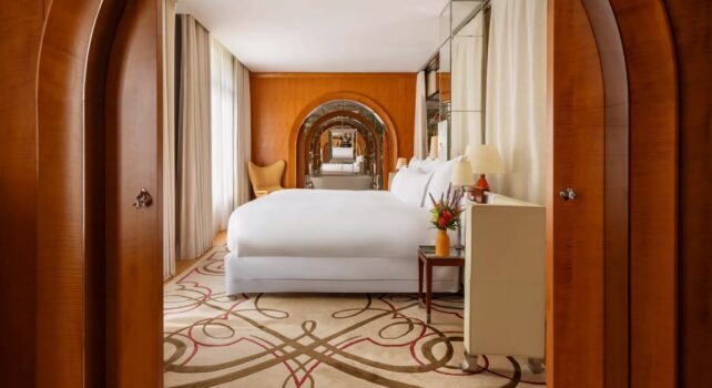 Royal Monceau – Raffles Paris : Dans les murs de l&rsquo;hôtel choisi par Céline Dion