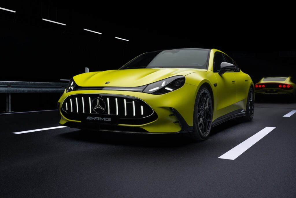 Mercedes-AMG GT 4-Door Coupé électrique en vue trois-quarts avant, technologie AMG.EA.