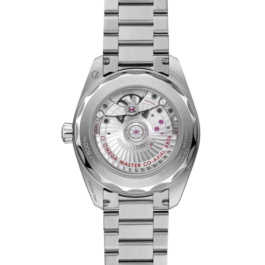 Omega Railmaster 38 : mouvement horloger de luxe