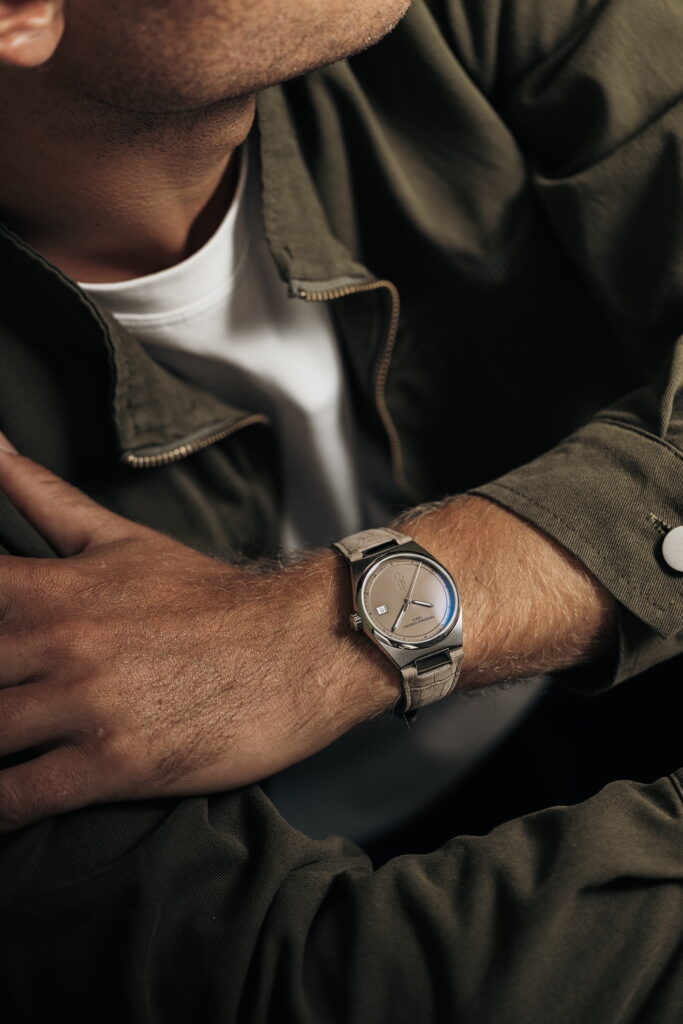 Frédérique Constant x Légion étrangère : Highlife Automatic portée