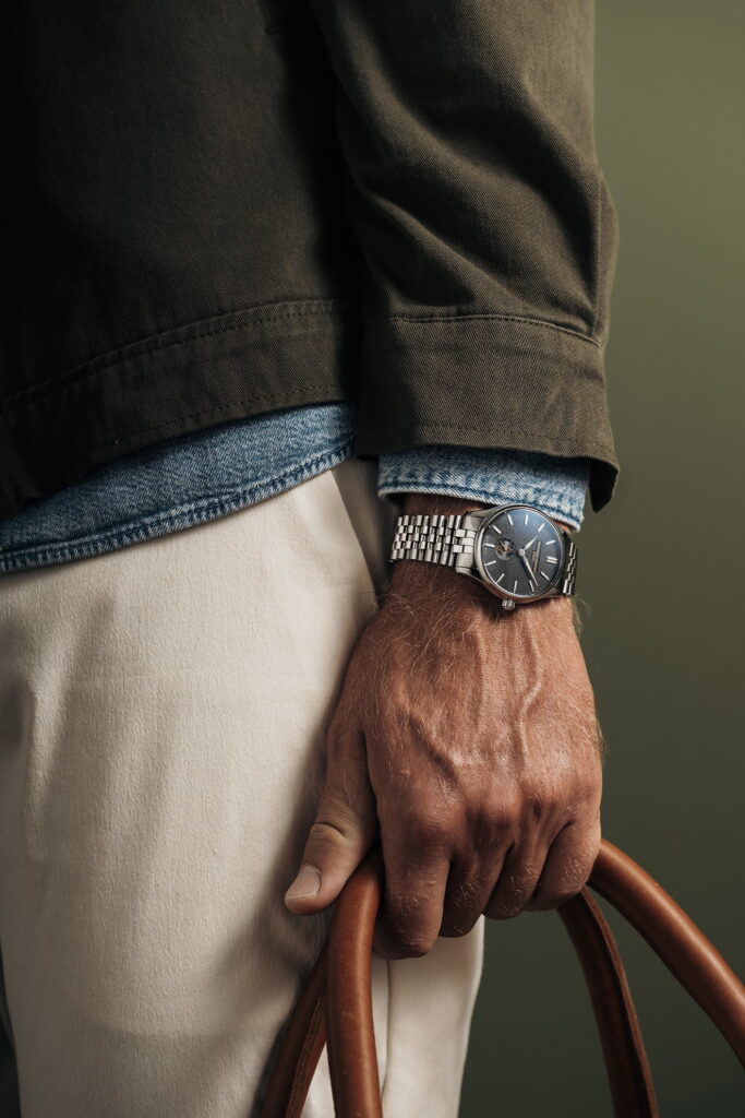 Frédérique Constant x Légion étrangère : Classics Index Small Seconds Automatic portée au poignet