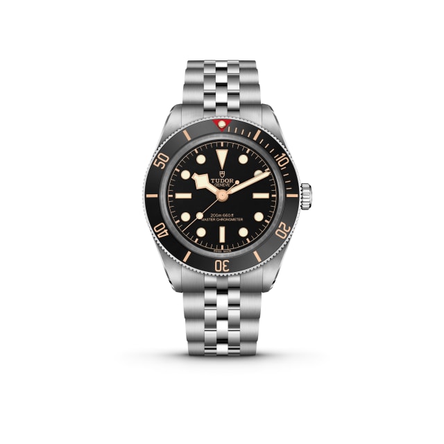Tudor les plus désirables 2026 : Black Bay 58 avec cadran noir et bracelet acier cinq mailles