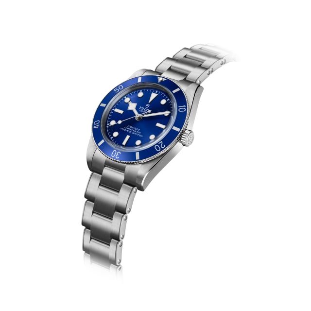 Tudor les plus désirables 2026 : détail du cadran bleu de la Black Bay 54 Blue