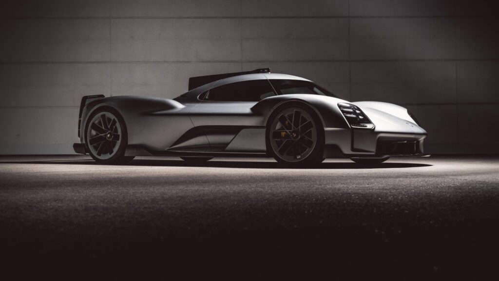 Porsche S1 supercar 2026 : étude de style Porsche 919 Street vue de profil.
