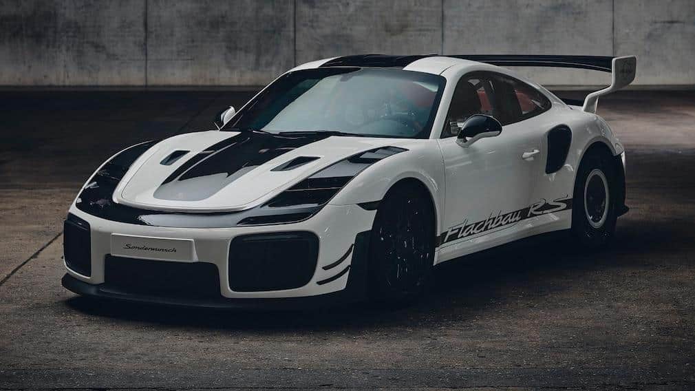 Porsche S1 supercar 2026 : Porsche Flachbau RS Sonderwunsch blanche vue de trois quarts avant.