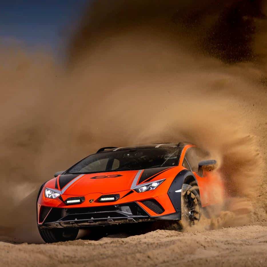 Lamborghini Huracán Sterrato en action dans le désert, inspiration d'une possible Temerario Sterrato.