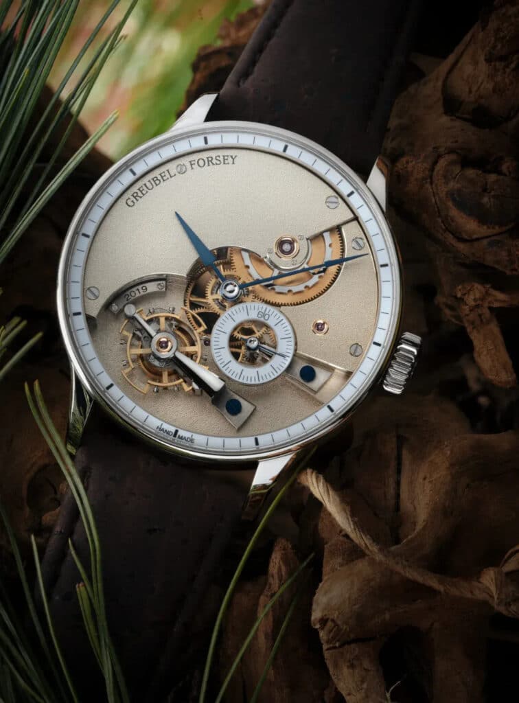 Les 10 montres de l’ultra-luxe les plus désirables en 2026 : Greubel Forsey Hand Made 1 en or blanc, cadran asymétrique et tourbillon apparent.