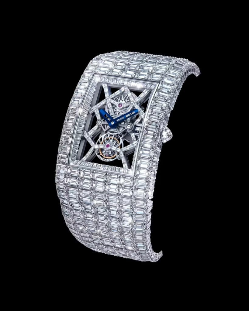 Les 10 montres de l’ultra-luxe les plus désirables en 2026 : Jacob & Co. Billionaire III White Diamonds vue de trois quarts, dévoilant son sertissage et son tourbillon.
