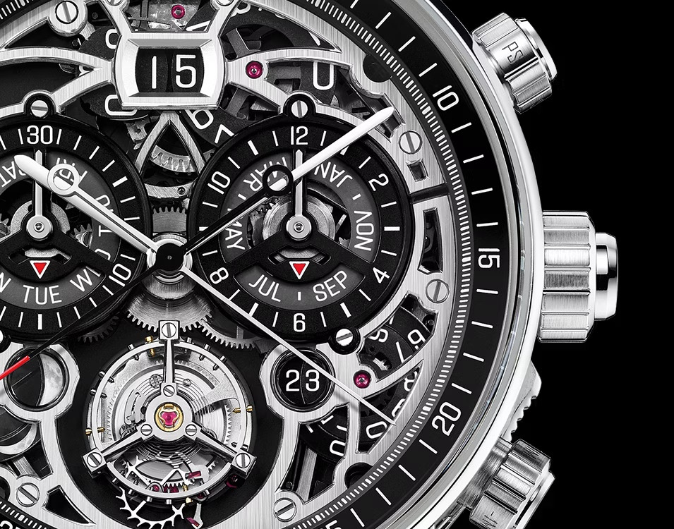 Les 10 montres de l’ultra-luxe les plus désirables en 2026 : Détail du cadran ajouré de l'Audemars Piguet Universelle RD4 et de son tourbillon volant.