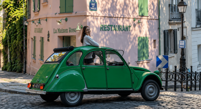 Discover Paris : La capitale en authentique 2CV, le vignoble de Champagne et les châteaux vus du ciel