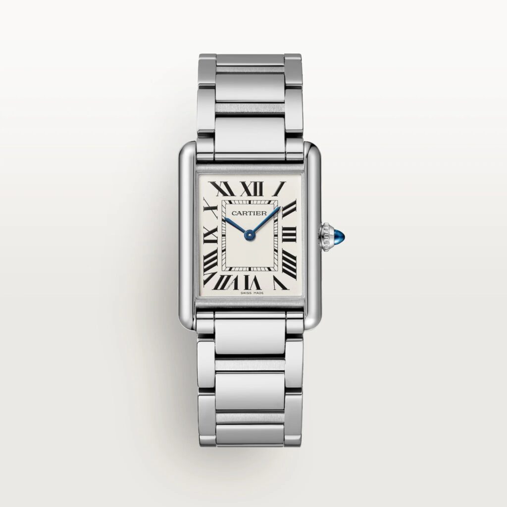 Cartier les plus désirables 2026 : Montre Cartier Tank Must grand modèle en acier sur bracelet acier, vue de face