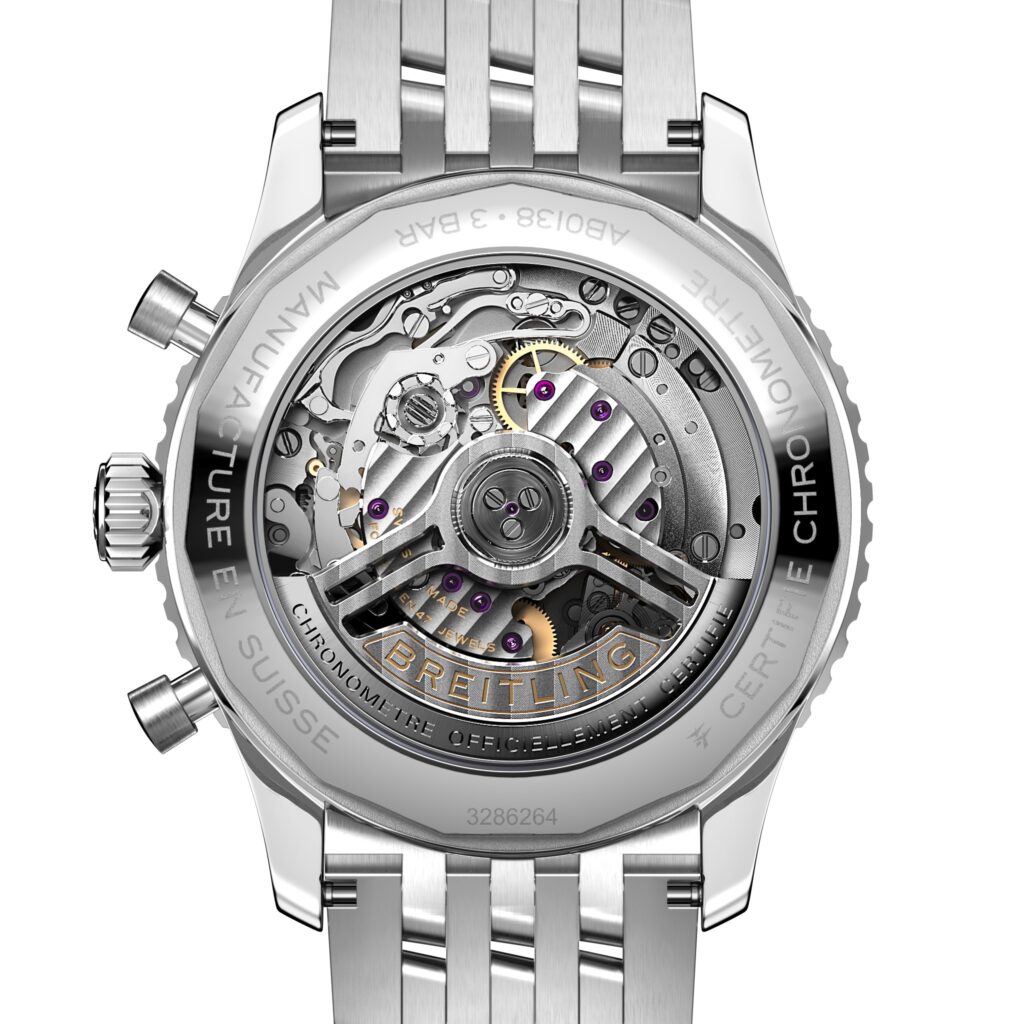 Fond saphir de la Breitling Navitimer B01 Chronograph 43 révélant le calibre manufacture B01