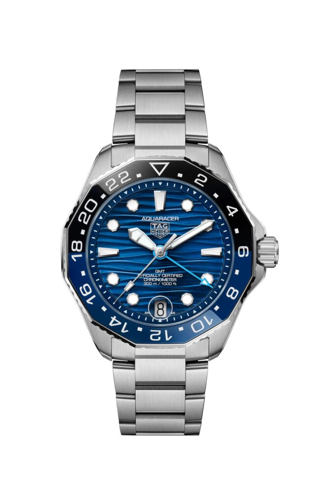 Les 10 TAG Heuer les plus désirables en 2026 : Montre TAG Heuer Aquaracer Professional 300 GMT 42 mm en acier, cadran bleu, vue de face