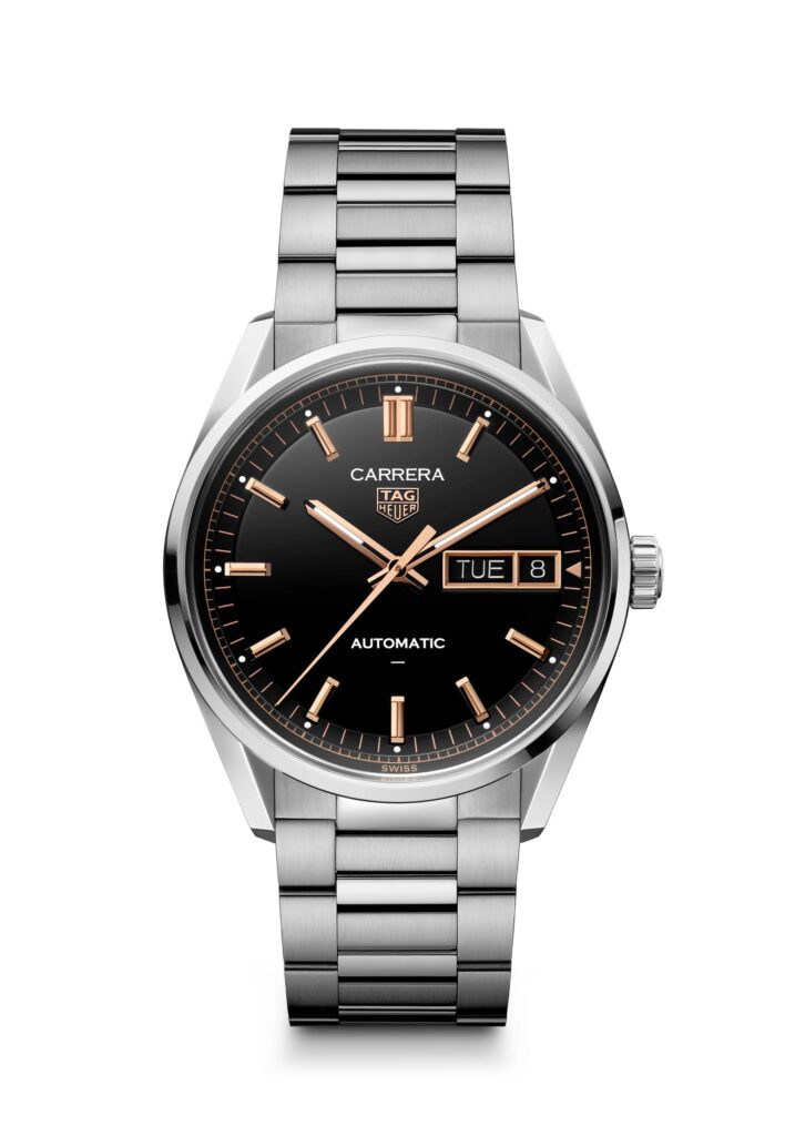 Les 10 TAG Heuer les plus désirables en 2026 : Montre TAG Heuer Carrera Day-Date 41 mm en acier, cadran noir à accents dorés rose, vue de face