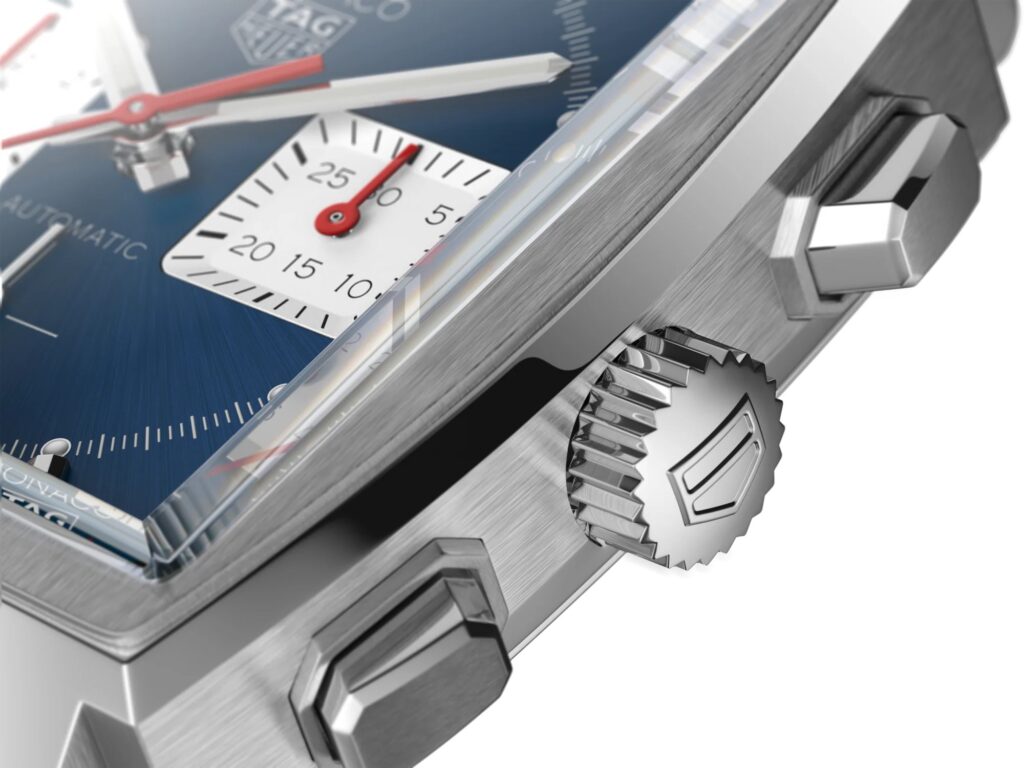 Détail du boîtier carré, de la couronne et des poussoirs de la TAG Heuer Monaco Chronograph