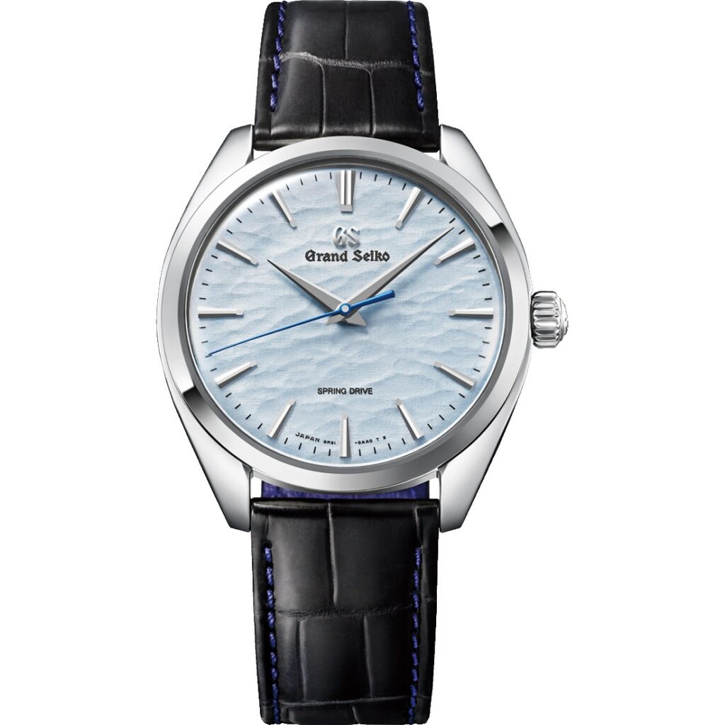 Les 10 Grand Seiko les plus désirables en 2026 : Montre Grand Seiko SBGY007 Omiwatari en acier, cadran bleu glacier, sur cuir noir, vue de face