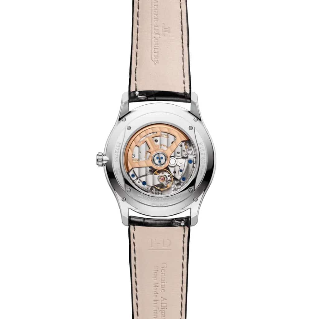 Fond saphir de la Jaeger-LeCoultre Master Ultra Thin Date Q1238421 révélant le mouvement automatique