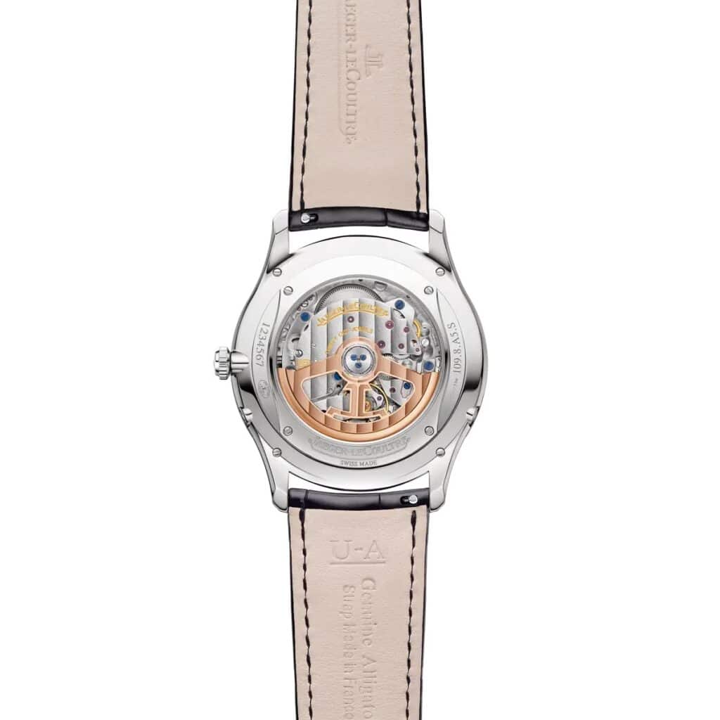 Fond saphir de la Jaeger-LeCoultre Master Ultra Thin Moon Q1368430 révélant le mouvement automatique