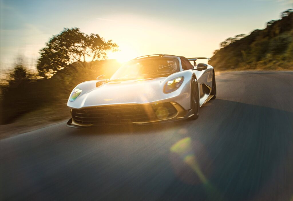 Aston Martin Valhalla Spider face avant