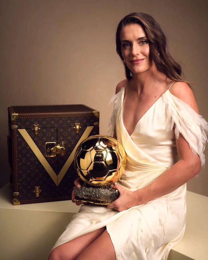 Harry Kane a reçu le Ballon d’Or masculin et Alexia Putellas le Ballon d’Or féminin, lors de la cérémonie du 26 octobre à Londres.